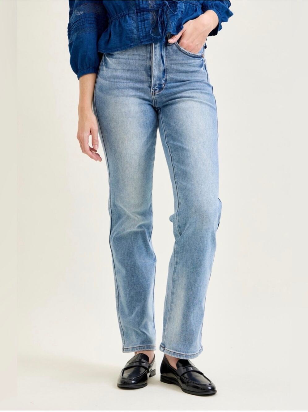 Judy Blue Jeans Women 27 Kimberly Tummy Control Straight Leg Medium Wash Stretch
